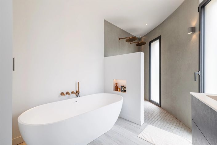 Image No.27-6 Bed House for sale