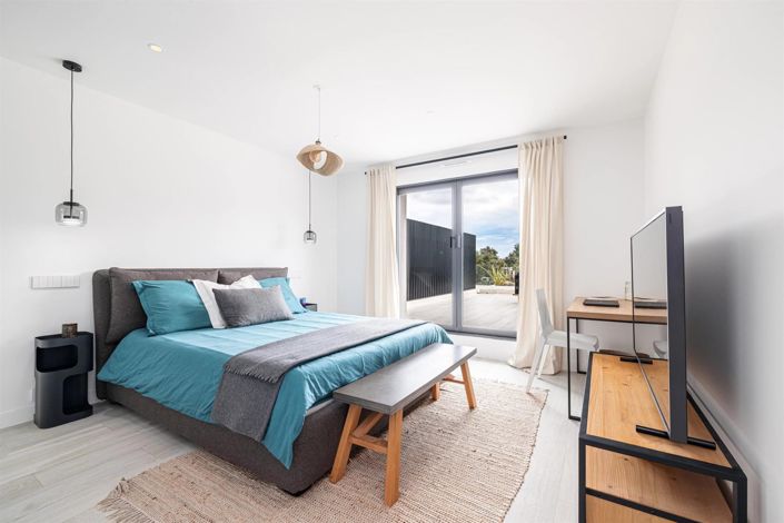 Image No.9-6 Bed House for sale