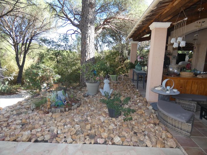 Image No.12-4 Bed House for sale