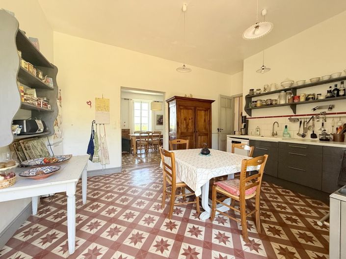 Image No.18-5 Bed House for sale