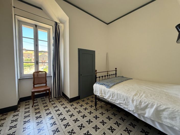 Image No.33-5 Bed House for sale