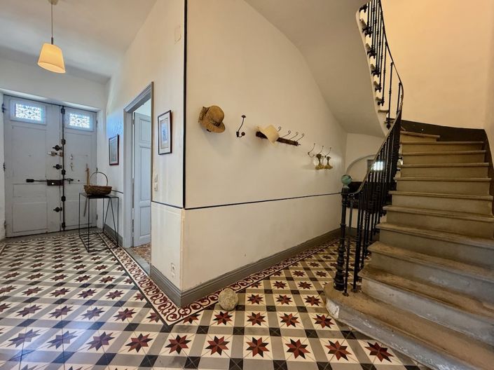 Image No.7-5 Bed House for sale