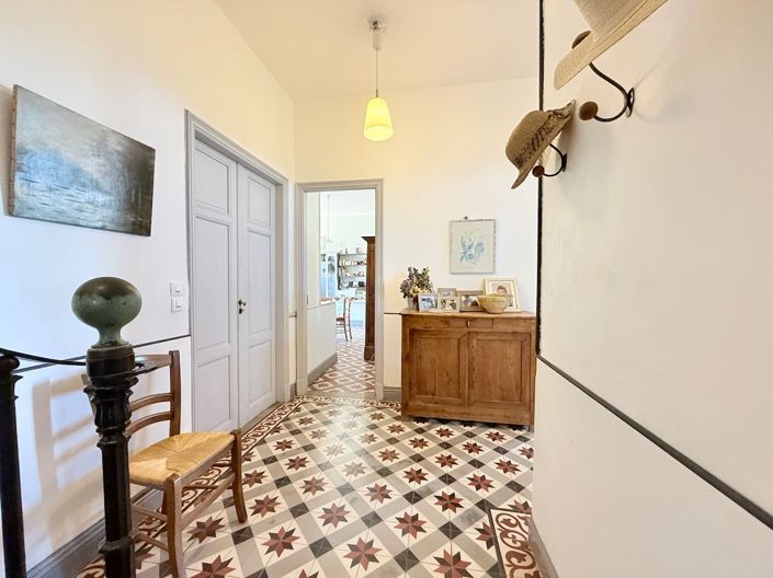 Image No.9-5 Bed House for sale