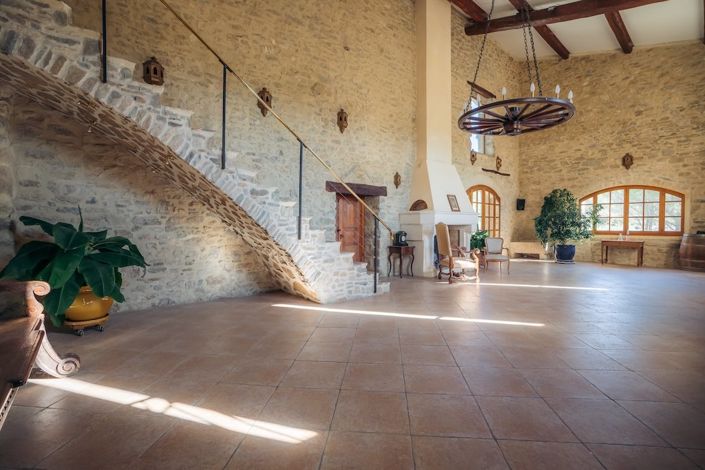 Image No.13-7 Bed Property for sale