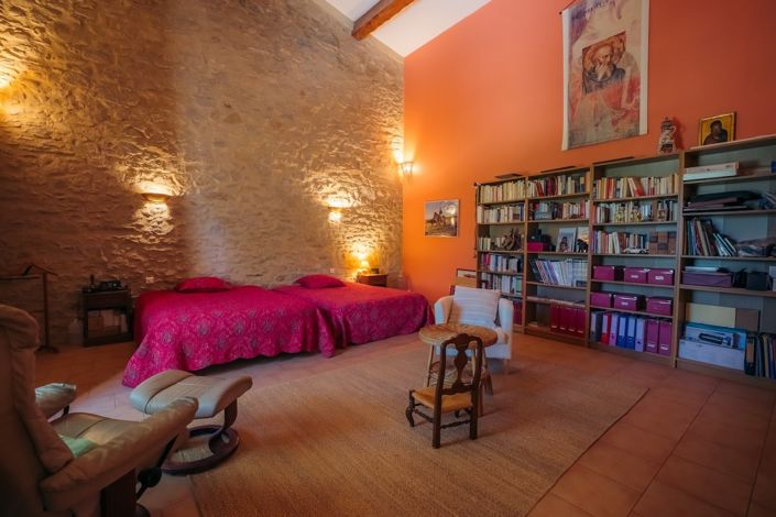 Image No.27-7 Bed Property for sale
