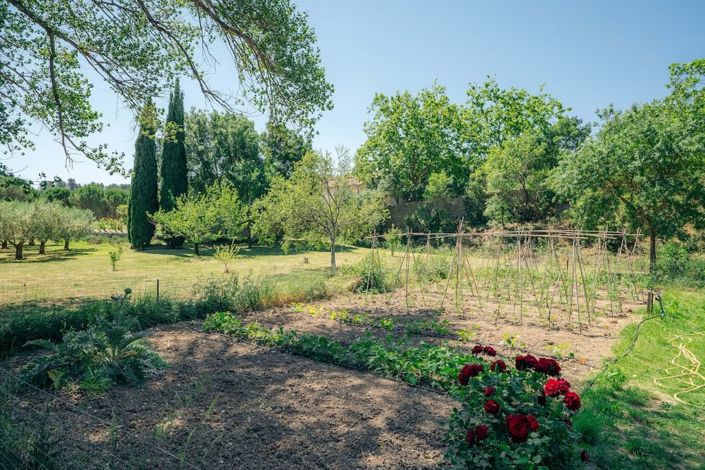 Image No.48-7 Bed Property for sale