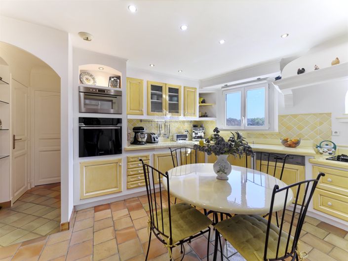 Image No.7-3 Bed House for sale