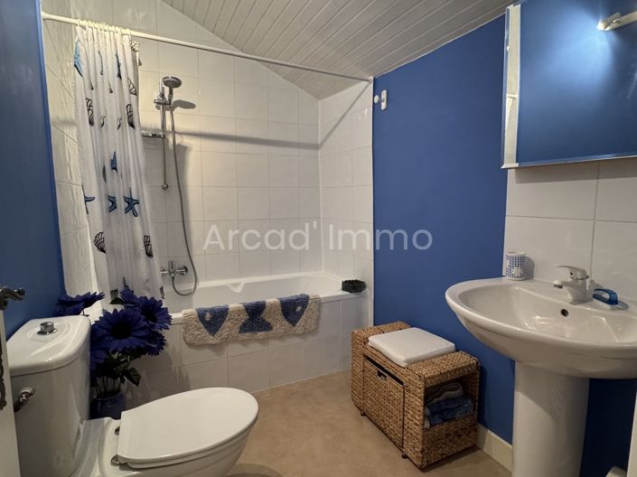 Image No.10-3 Bed House for sale