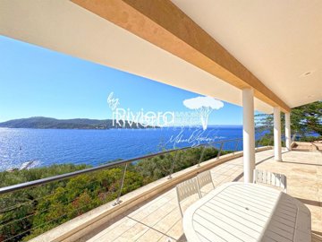1 - Var, Maison