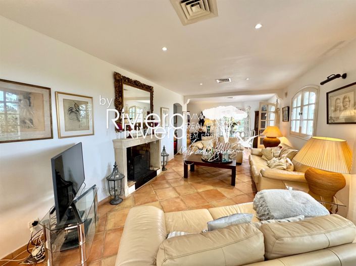 Image No.17-4 Bed House for sale