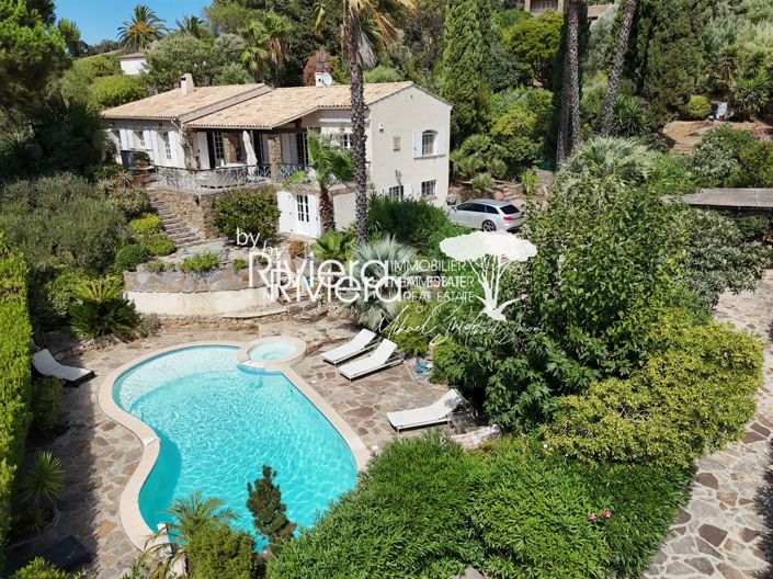 Image No.2-4 Bed House for sale