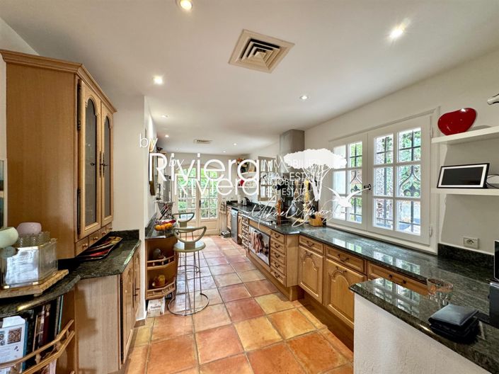 Image No.24-4 Bed House for sale
