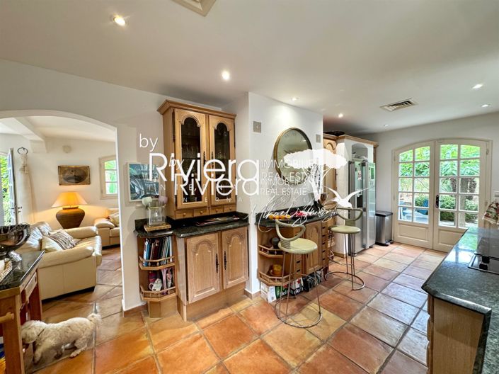 Image No.25-4 Bed House for sale