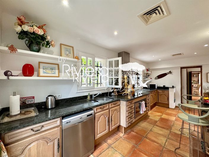 Image No.26-4 Bed House for sale