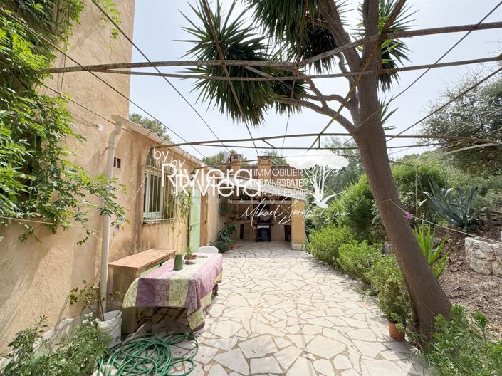Image No.14-9 Bed House for sale