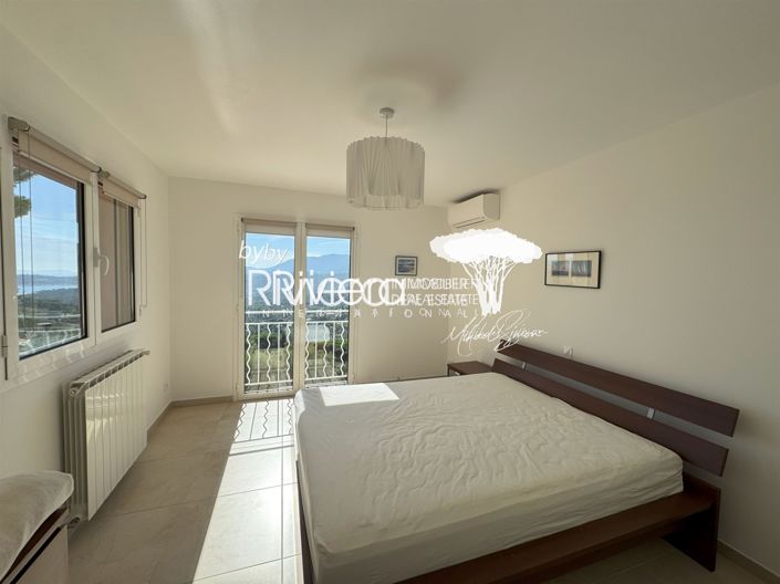 Image No.18-5 Bed House for sale