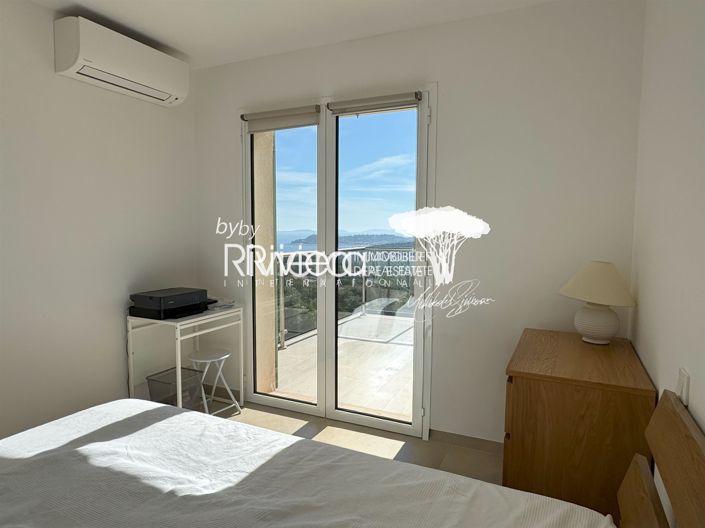 Image No.21-5 Bed House for sale