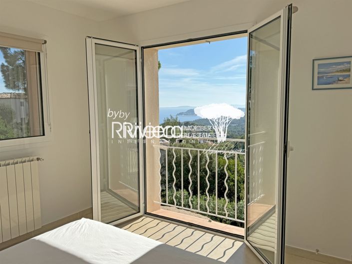 Image No.22-5 Bed House for sale