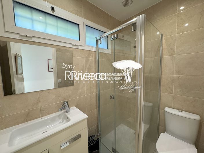Image No.24-5 Bed House for sale