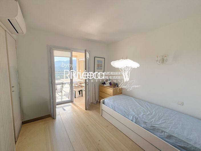 Image No.26-5 Bed House for sale