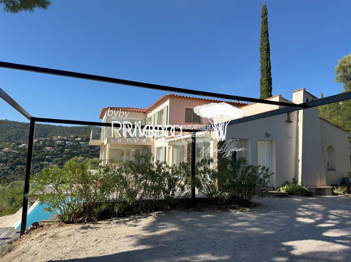 Image No.30-5 Bed House for sale