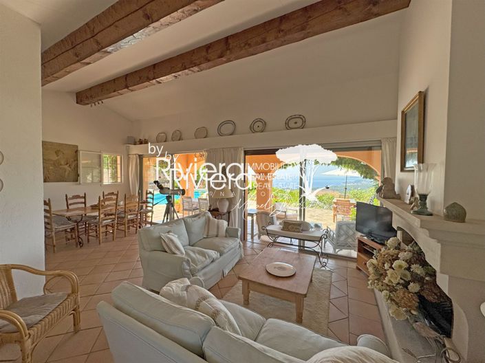 Image No.11-5 Bed House for sale