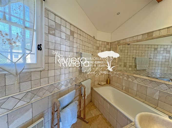 Image No.17-5 Bed House for sale