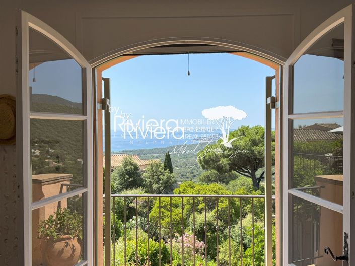 Image No.19-5 Bed House for sale