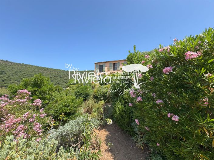Image No.42-5 Bed House for sale