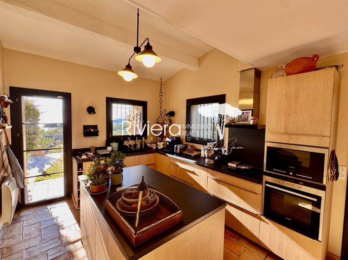 Image No.17-4 Bed House for sale
