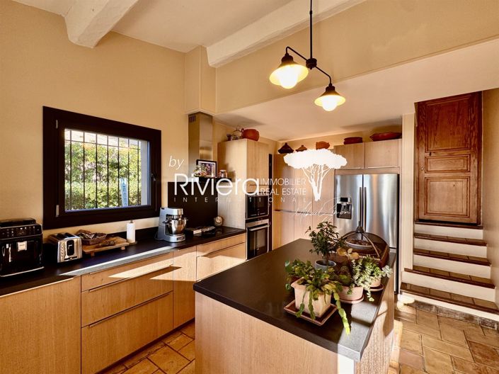 Image No.18-4 Bed House for sale