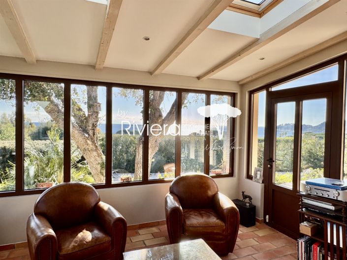 Image No.20-4 Bed House for sale