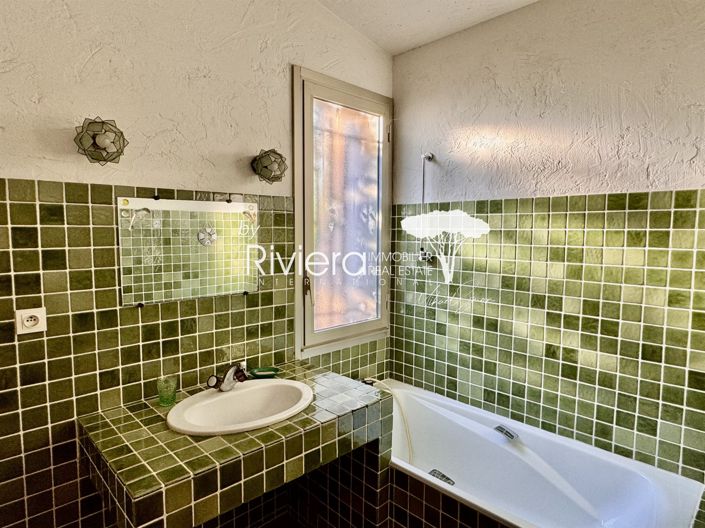 Image No.21-4 Bed House for sale