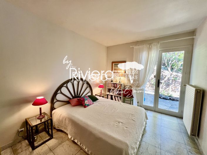 Image No.18-5 Bed House for sale