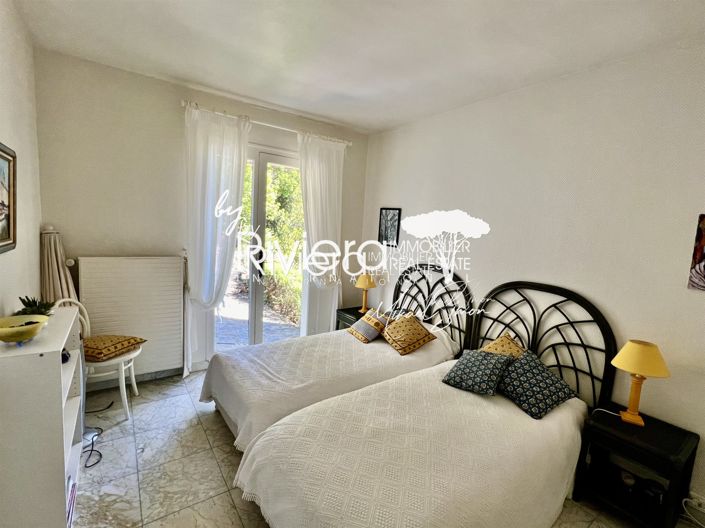 Image No.19-5 Bed House for sale