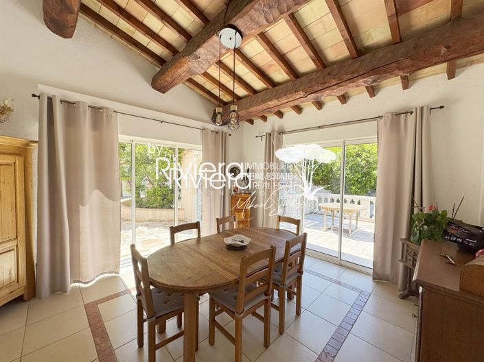 Image No.8-7 Bed House for sale