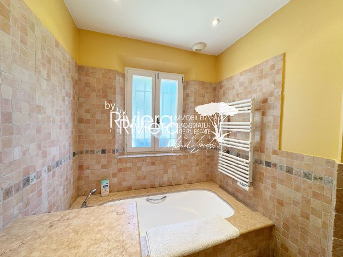 Image No.27-4 Bed House for sale