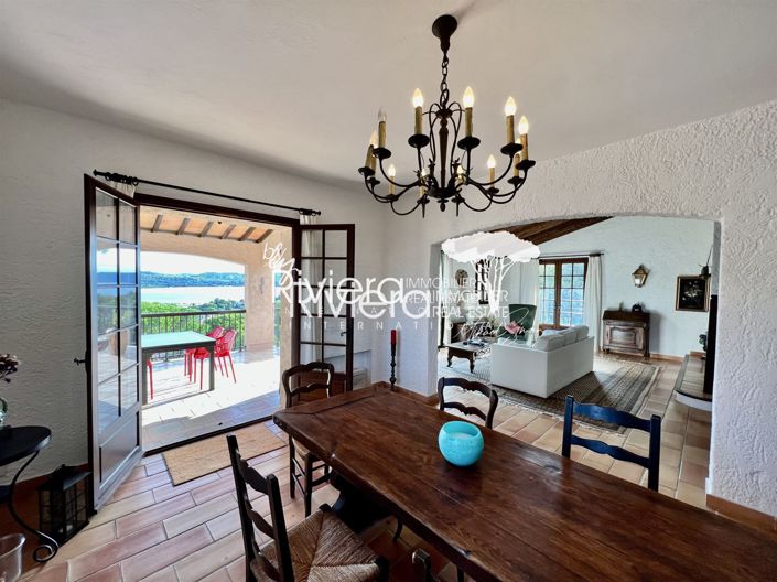 Image No.16-5 Bed House for sale