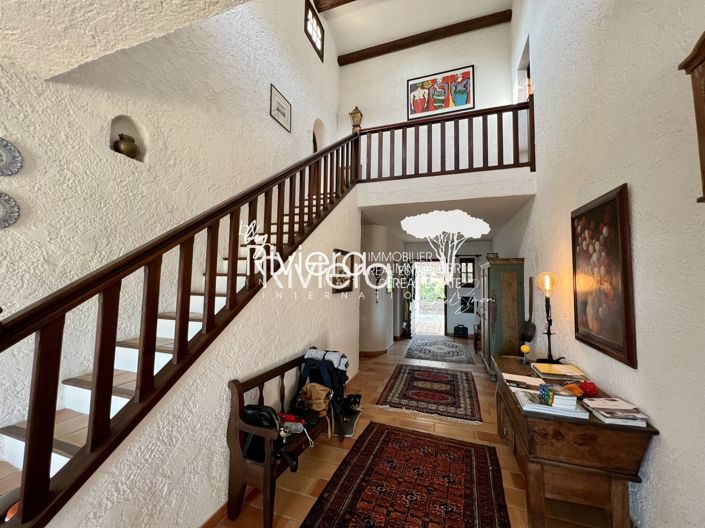 Image No.20-5 Bed House for sale
