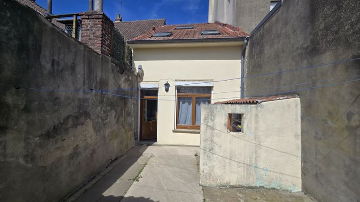 Image No.8-2 Bed House for sale