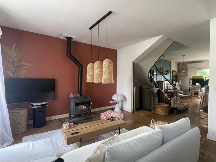 Image No.6-4 Bed House for sale