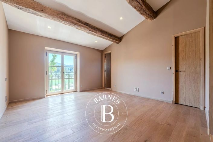 Image No.19-7 Bed House for sale