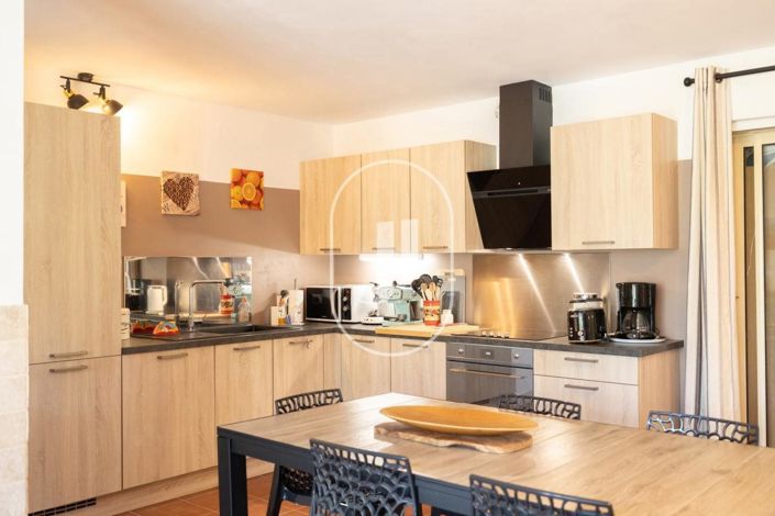 Image No.11-6 Bed House for sale