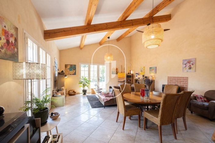Image No.6-6 Bed House for sale