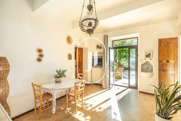 Image No.10-4 Bed House for sale