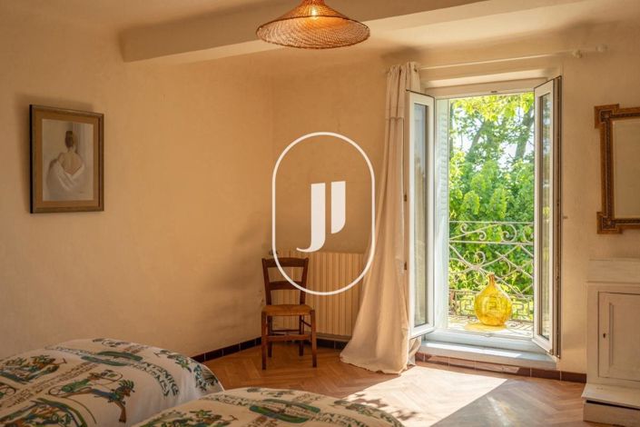 Image No.26-4 Bed House for sale
