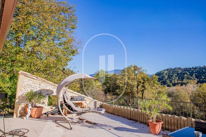 Image No.7-5 Bed House for sale