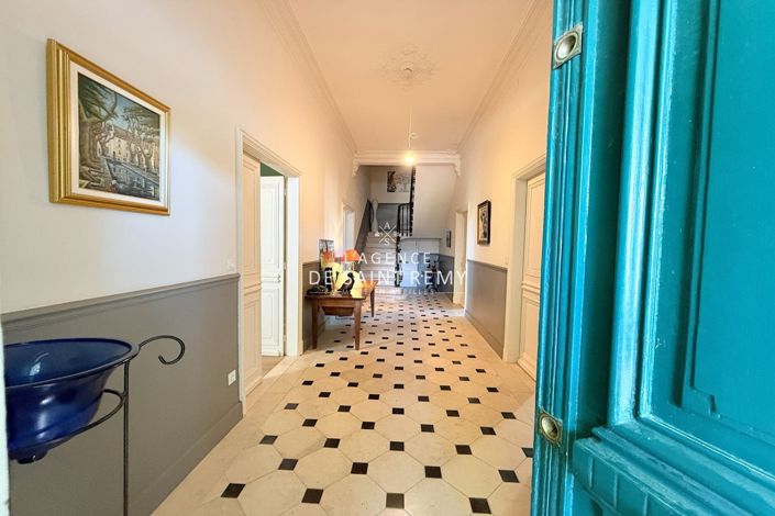 Image No.2-4 Bed House for sale