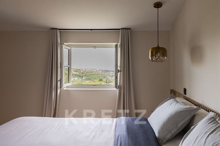 Image No.25-7 Bed House for sale