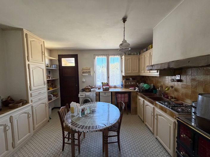 Image No.7-7 Bed House for sale